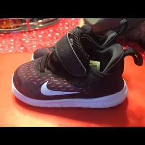 Toddler Nikes SZ 7C like new!